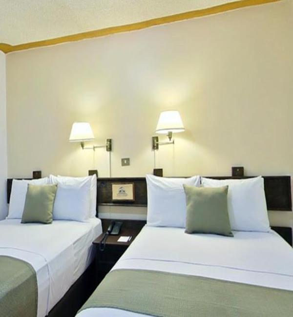 มิซิออน ชาลาปา พลาซา เด ลาส กอนเบนซิโอเนส Hotel คาลาปา ภายนอก รูปภาพ