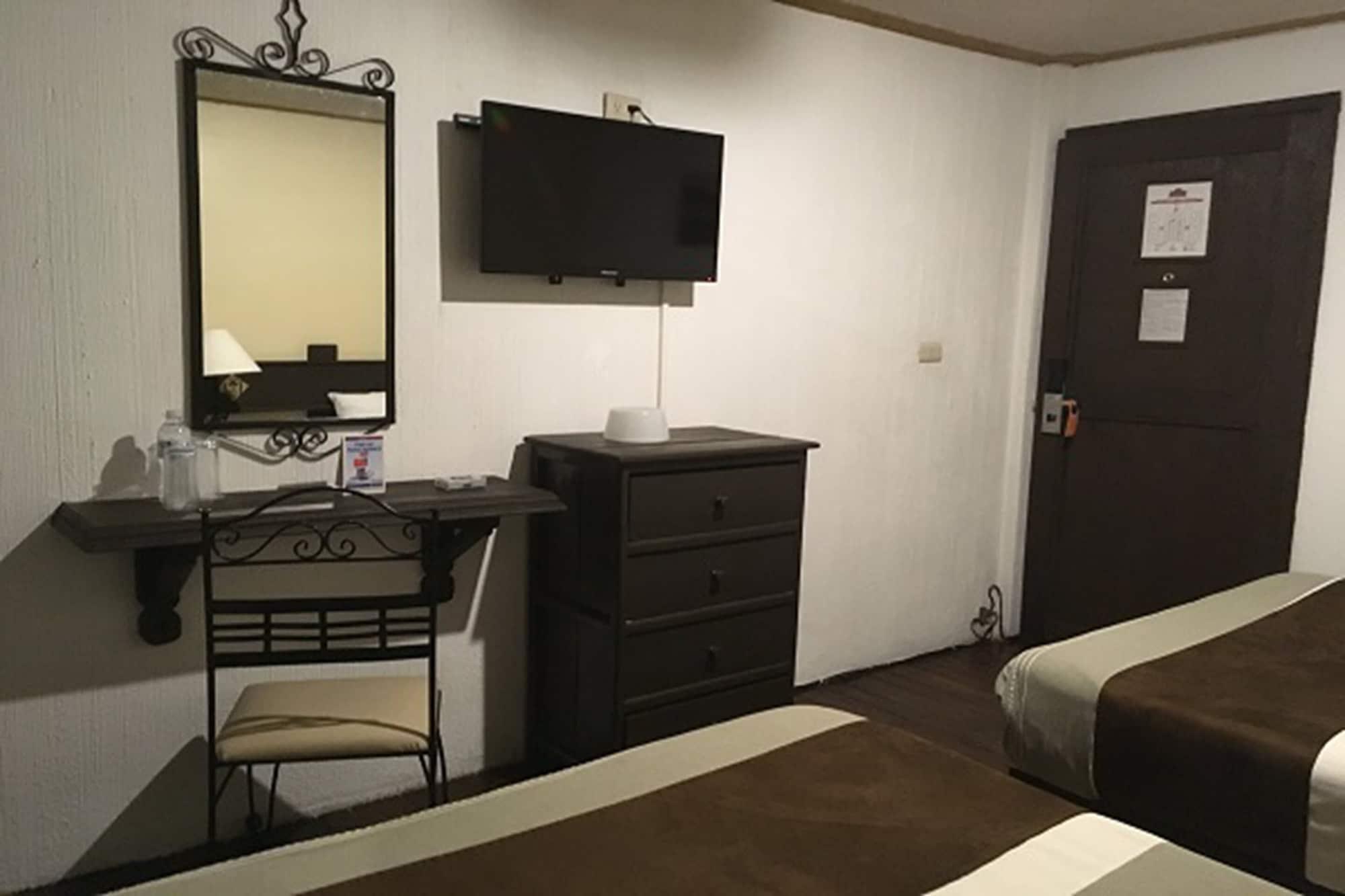 มิซิออน ชาลาปา พลาซา เด ลาส กอนเบนซิโอเนส Hotel คาลาปา ภายนอก รูปภาพ