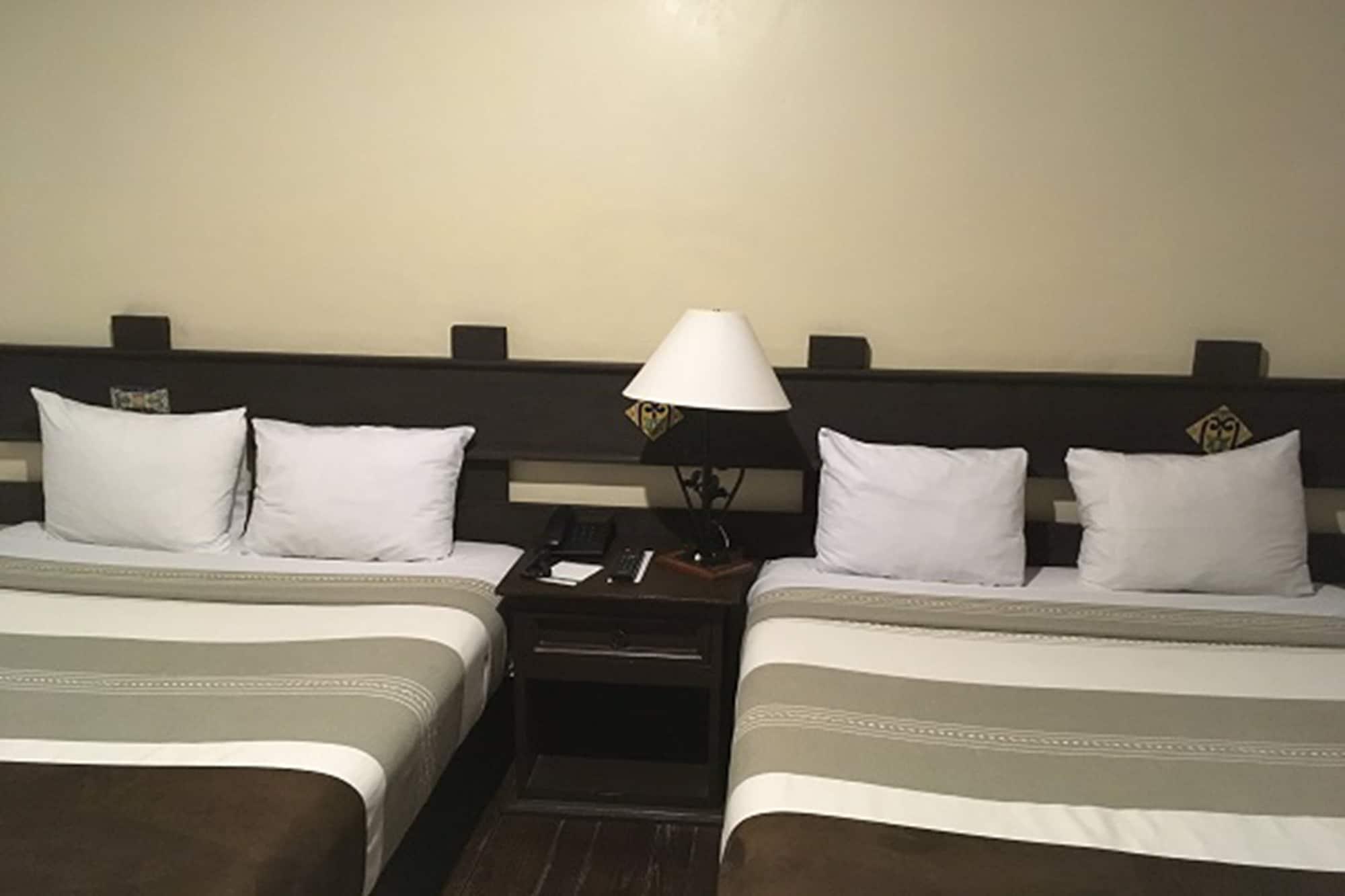 มิซิออน ชาลาปา พลาซา เด ลาส กอนเบนซิโอเนส Hotel คาลาปา ภายนอก รูปภาพ