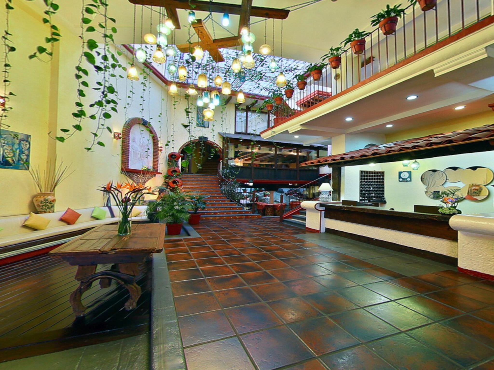 มิซิออน ชาลาปา พลาซา เด ลาส กอนเบนซิโอเนส Hotel คาลาปา ภายนอก รูปภาพ