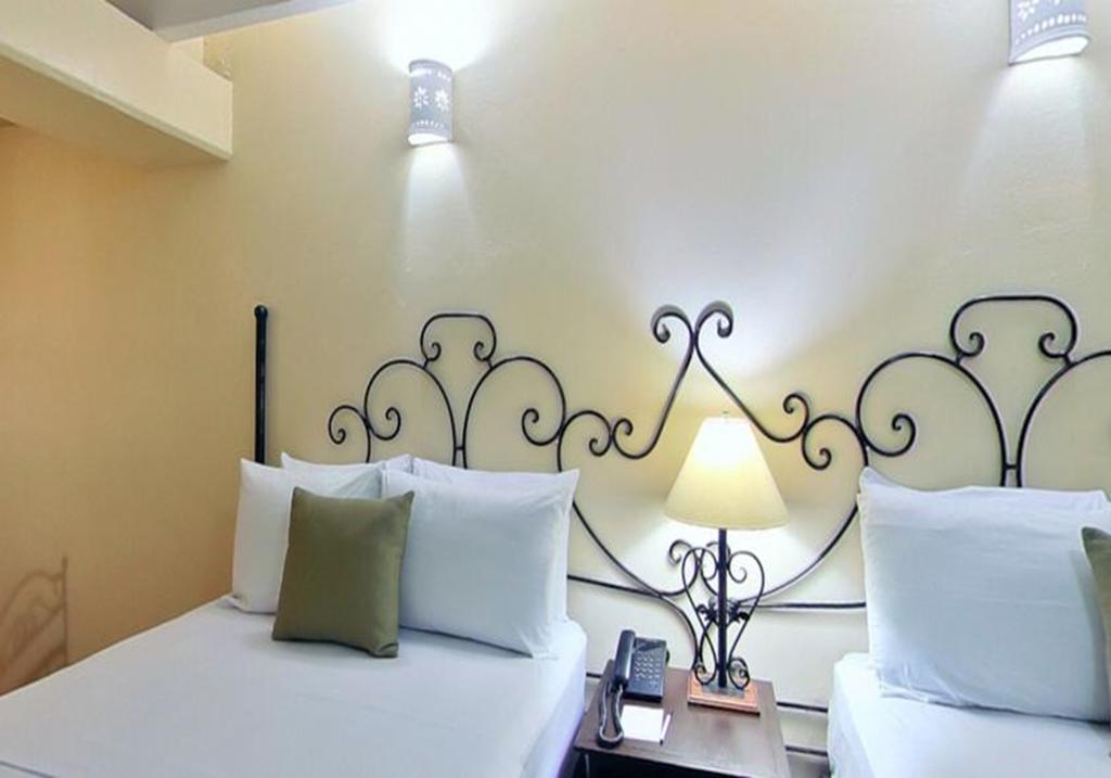 มิซิออน ชาลาปา พลาซา เด ลาส กอนเบนซิโอเนส Hotel คาลาปา ภายนอก รูปภาพ
